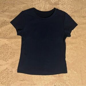 Thick Fitted Semi Cropped Navy Blue Tee 
Fits Small